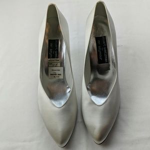 Stuart Weitzman white satin pump